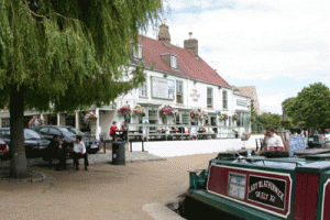 boat holiday cutter inn ely