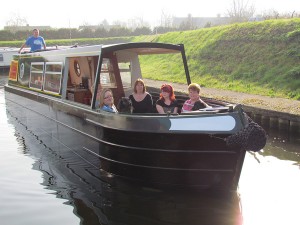 adventurer-exterior2-narrowboat-holiday