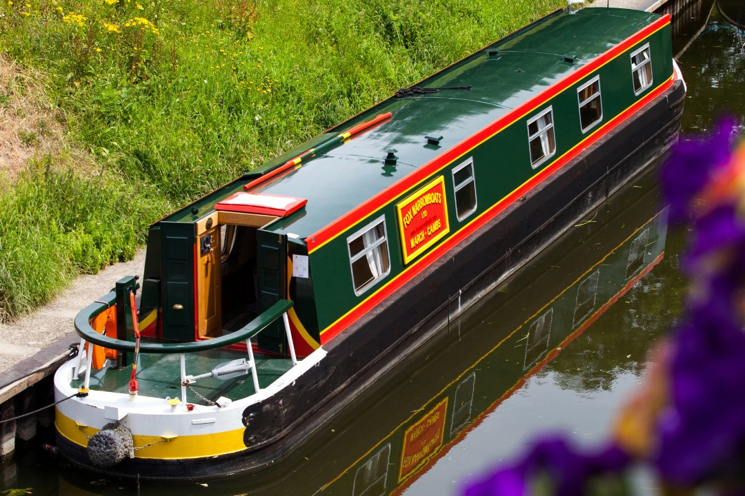 fox narrowboat exterior