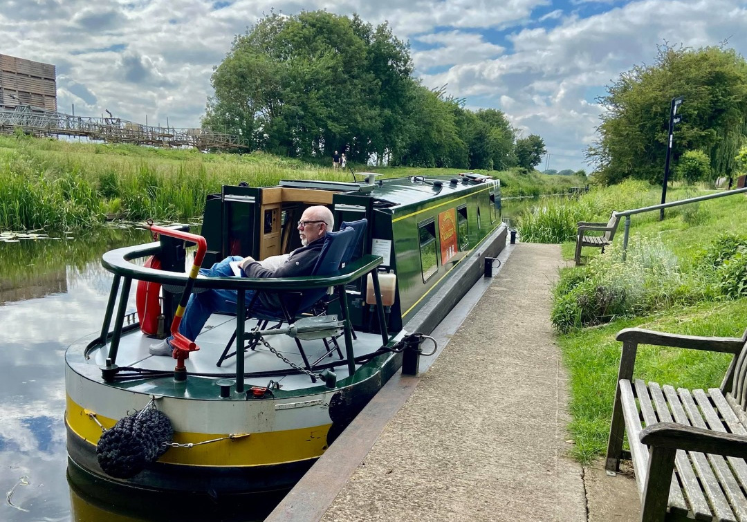 booking a narrowboat holiday