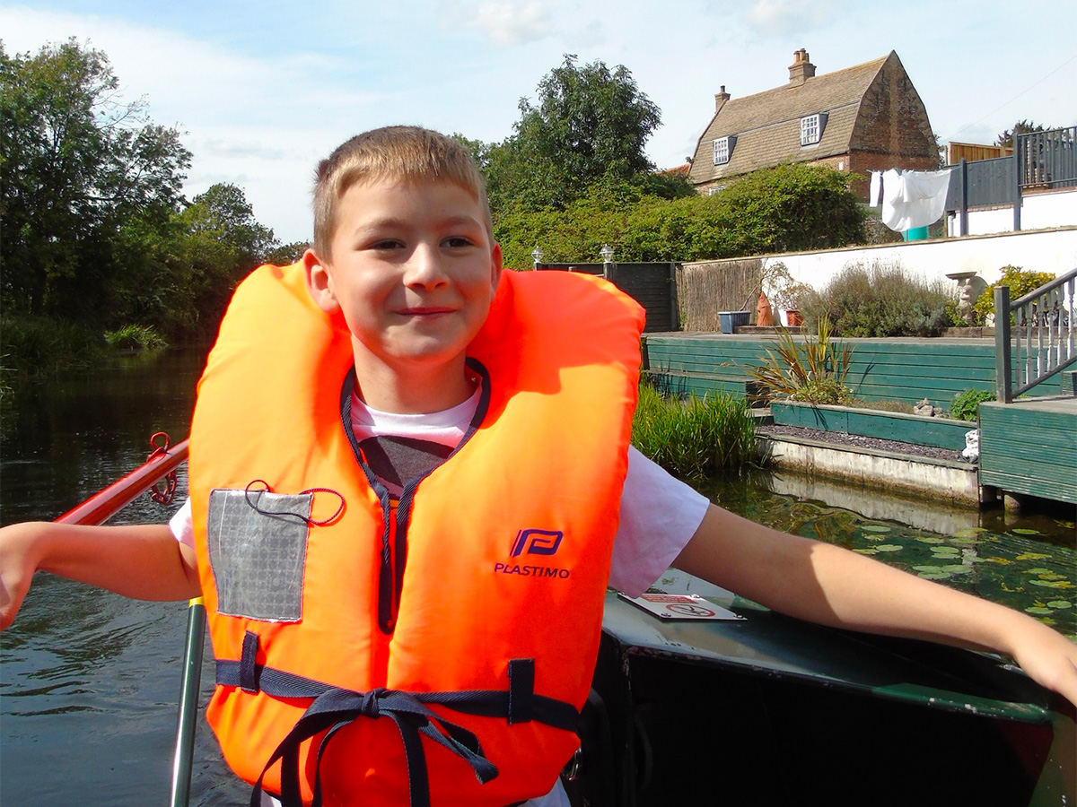 steering on a family narrowboat holiday