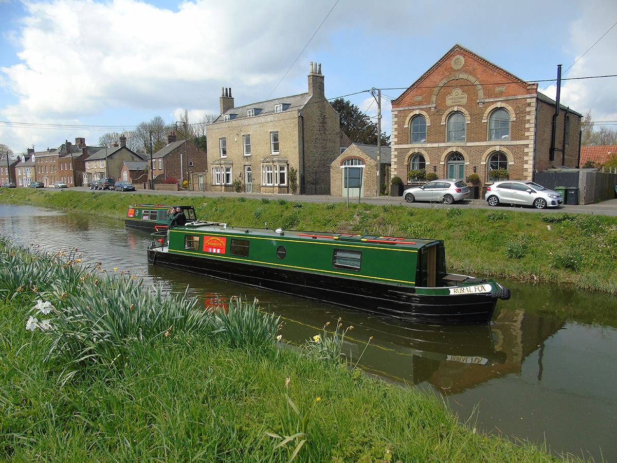 fox narrow boat hire fens