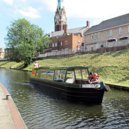 fox narrowboat crusing fens waterways