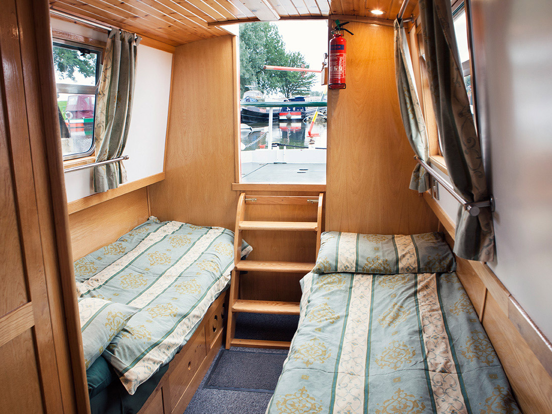 platinum fox narrowboat single beds in cabin