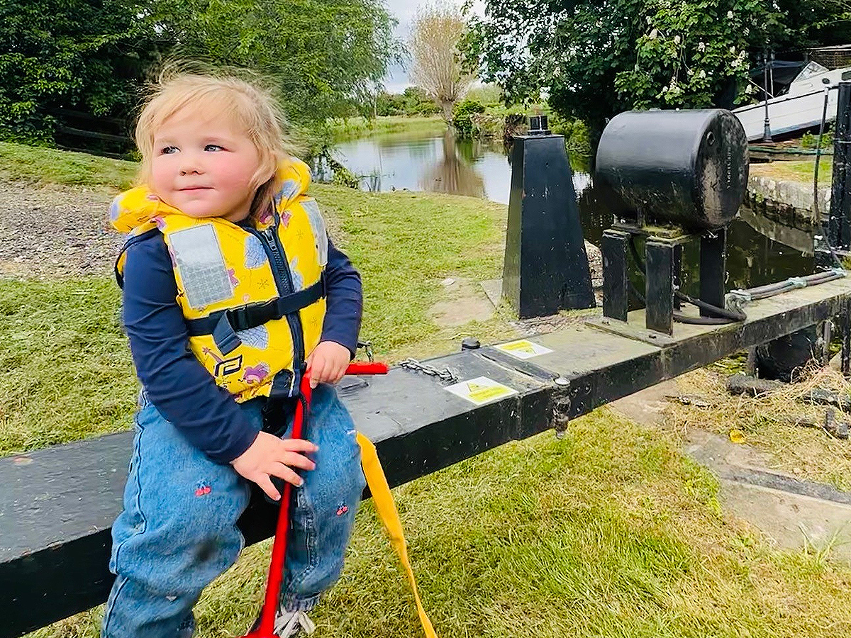 child fox narrowboats river lock