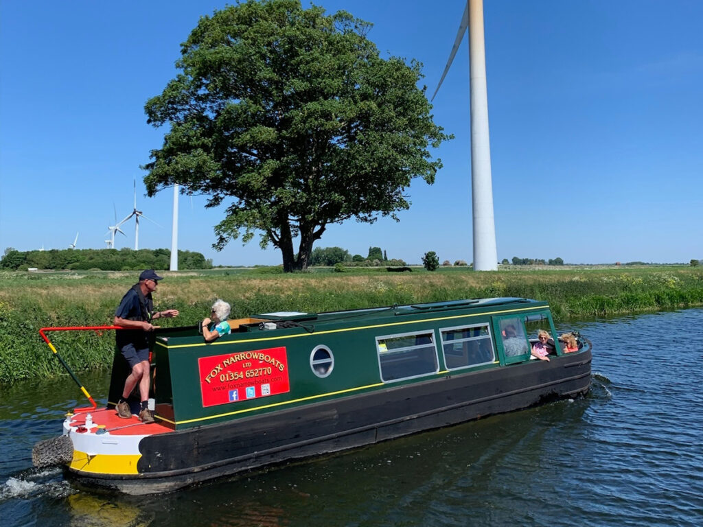 day boat hire fox boatcruising