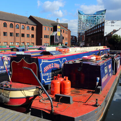 busy narrowboat area birmingham
